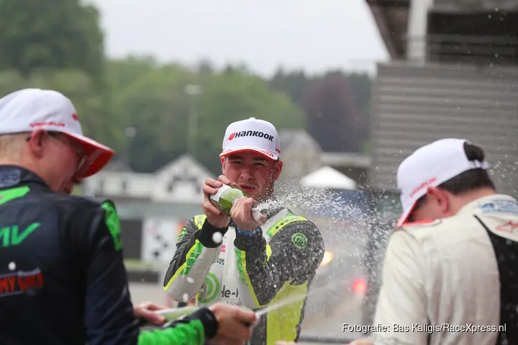 Coureur Calvin de Groot succesvol in Ford Fiesta Sprint Cup én als coach van karttalenten