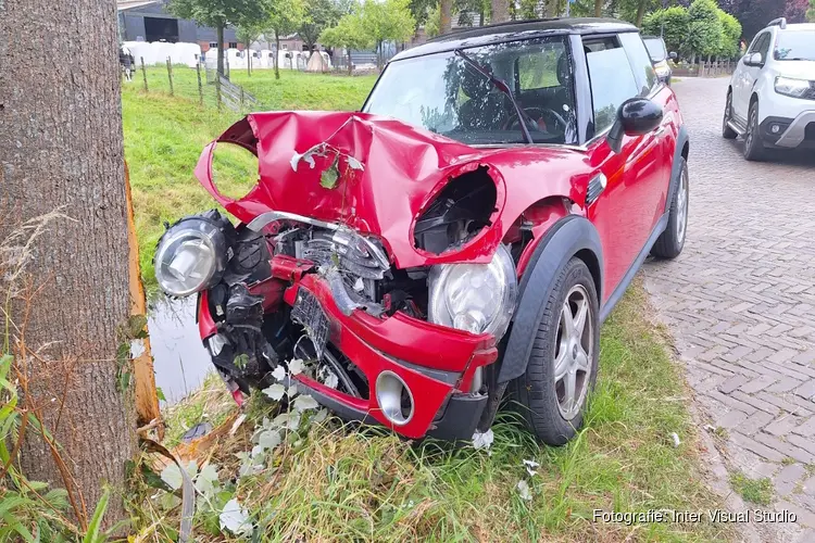 Auto total-loss na eenzijdig ongeval in Twisk