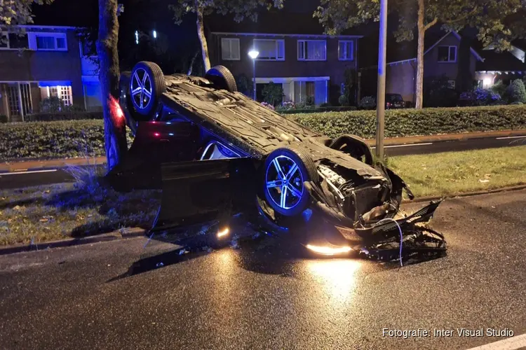 Jongeman (18) crasht met auto in Hoorn