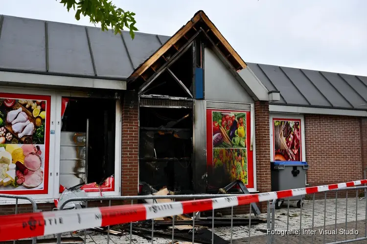 Brand in Poolse supermarkt in Wognum