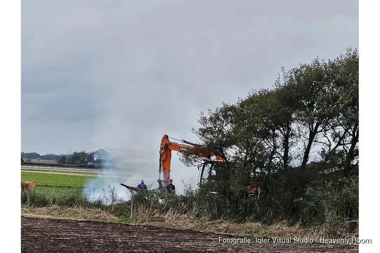 Brand op terrein van geitenhouderij in Schagerbrug