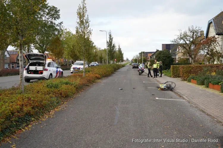 Fietser aangereden in Wervershoof, bestuurder bestelbus doorgereden