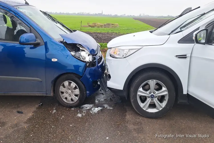 Ongeval tussen twee auto's in Westwoud