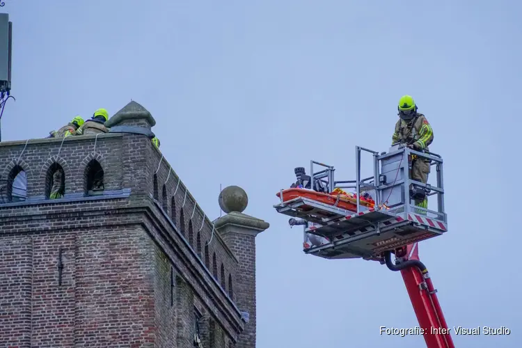 Man gewond bij val van kerk in Aartswoud