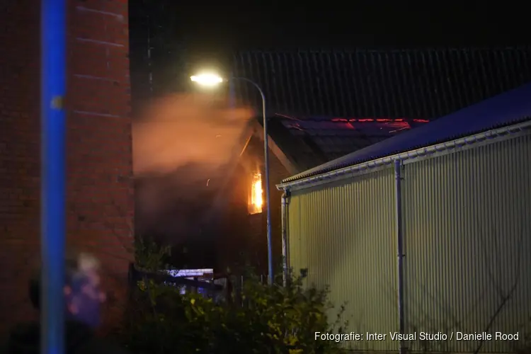 Uitslaande brand in loods Medemblik